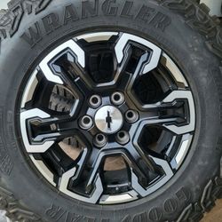 New 18" Oem 2026 Chevy Silverado ZR2 Rims / Tires LT275/70/18
