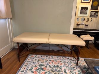 Master Massage Del Ray Pro 30" Portable Massage Table (30" W x 84" L), 750 lbs. Capacity, 3" Cushioning