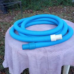 23' long -1 and a half inch inside diameter ( pool hose