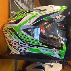 Helmet New Dual Sport Adventure Green Dot Helmet $140