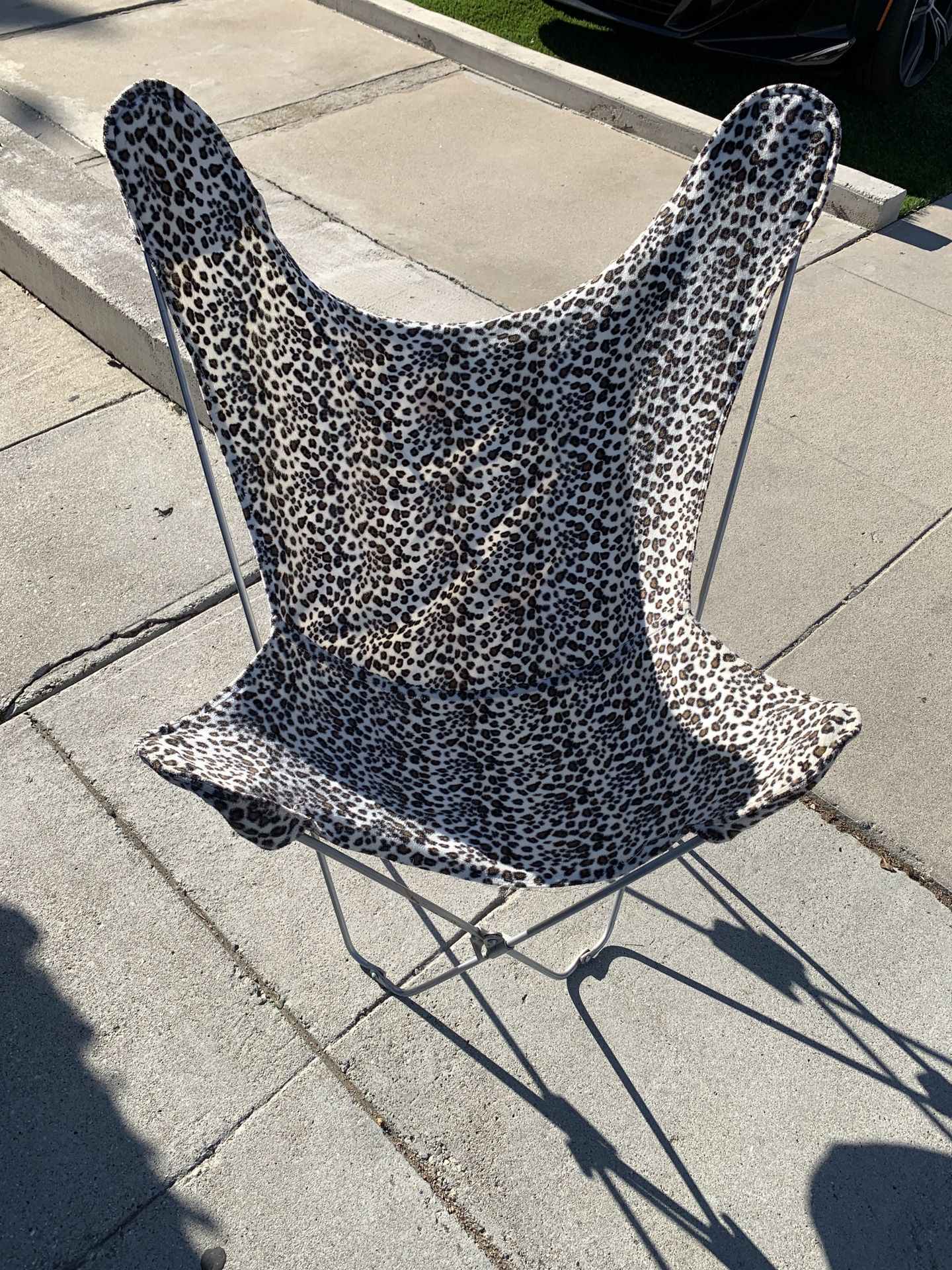 Study Frame Butterfly Collaspable Chair with Leopard Seat