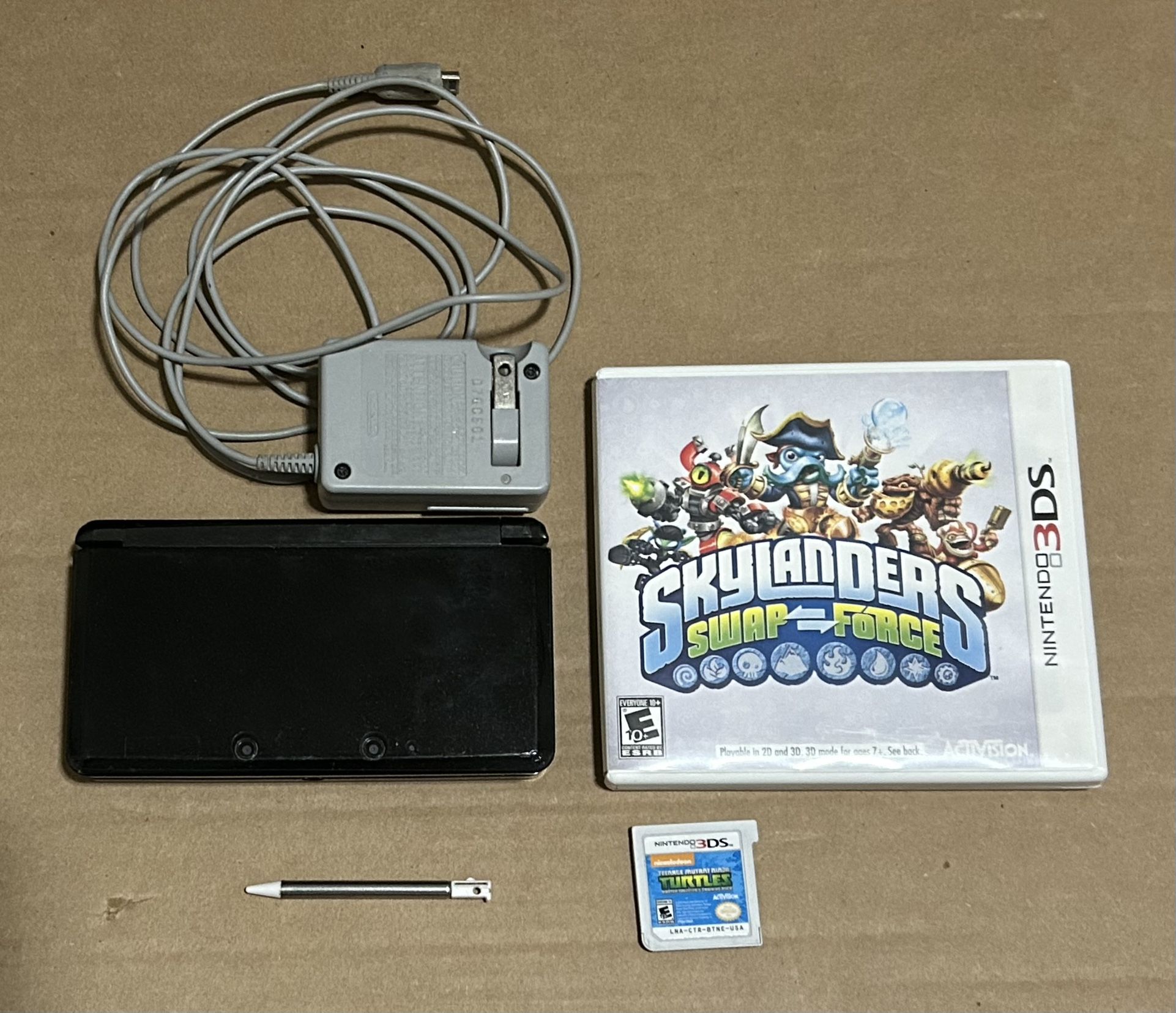 Nintendo 3DS with Games, Charger and Stylus