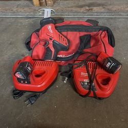 1 Hackzall 2 Cargadores Y 2 Baterias Milwaukee M12 Volt