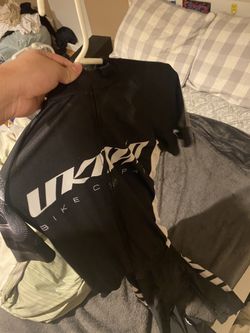 Unknown bike suit