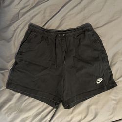 Black nike shorts 