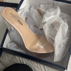 Woman’s Clear Wedges 