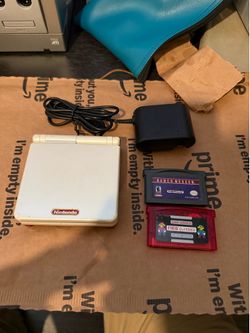 Gameboy Advance SP Red and White Famicom Color w/ Games & Charger