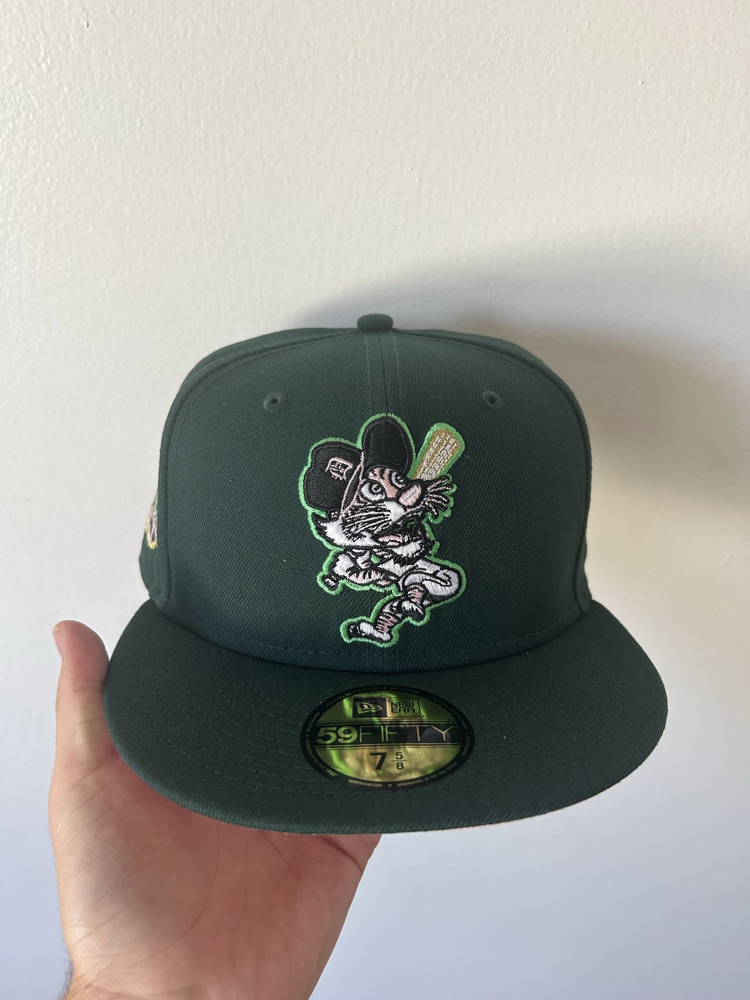 Exclusive Fitted New Era 59Fifty Green Pink Brim Tigers Hat - Size 7 5/8