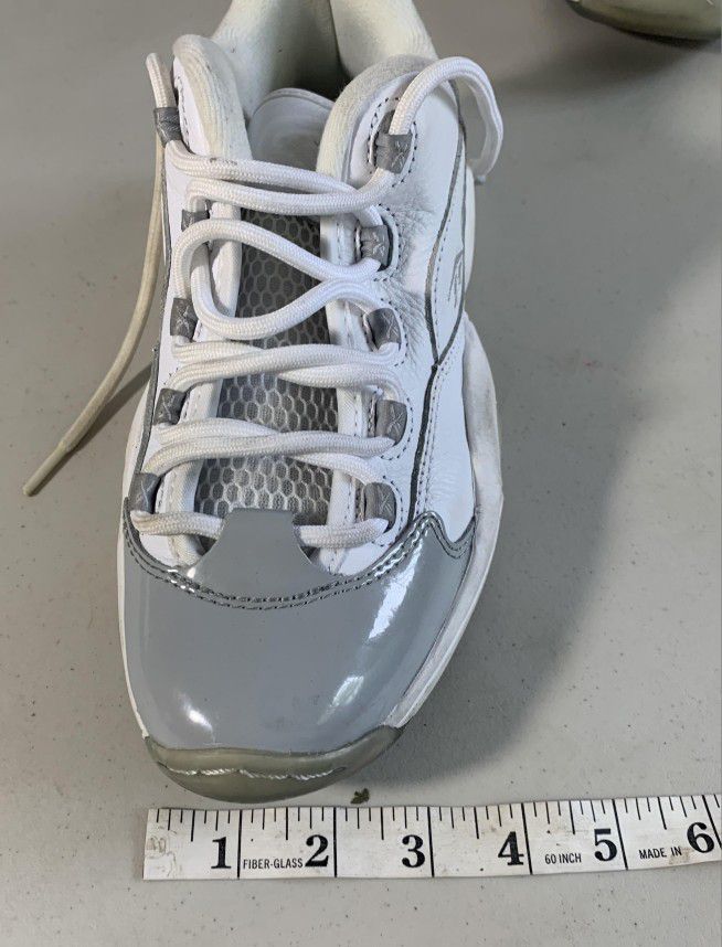 Reebok Question Low Men's Size 7 Grey Toe Allen Iverson Basketball Shoes Sneakers