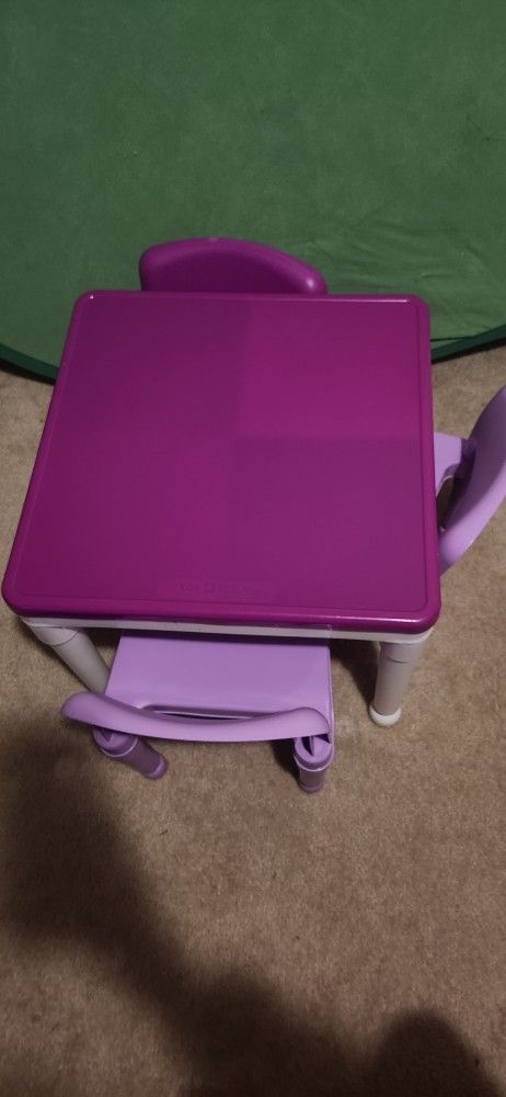 Kid Activity/Lego Tablw With DUPLO BLOCKS