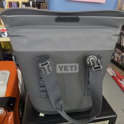Yeti Hopper 32 Can Cooler 