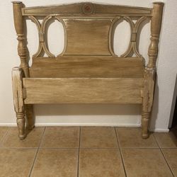 Vintage Style Twin Bed w/ Frame