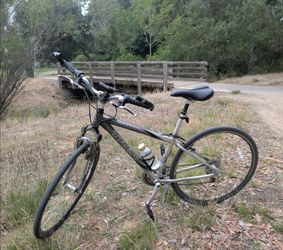 Trek 7200 Hybrid Bike