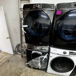 SAMSUNG BLACK STAINLESS STEEL WASHER AND GAS DRYER