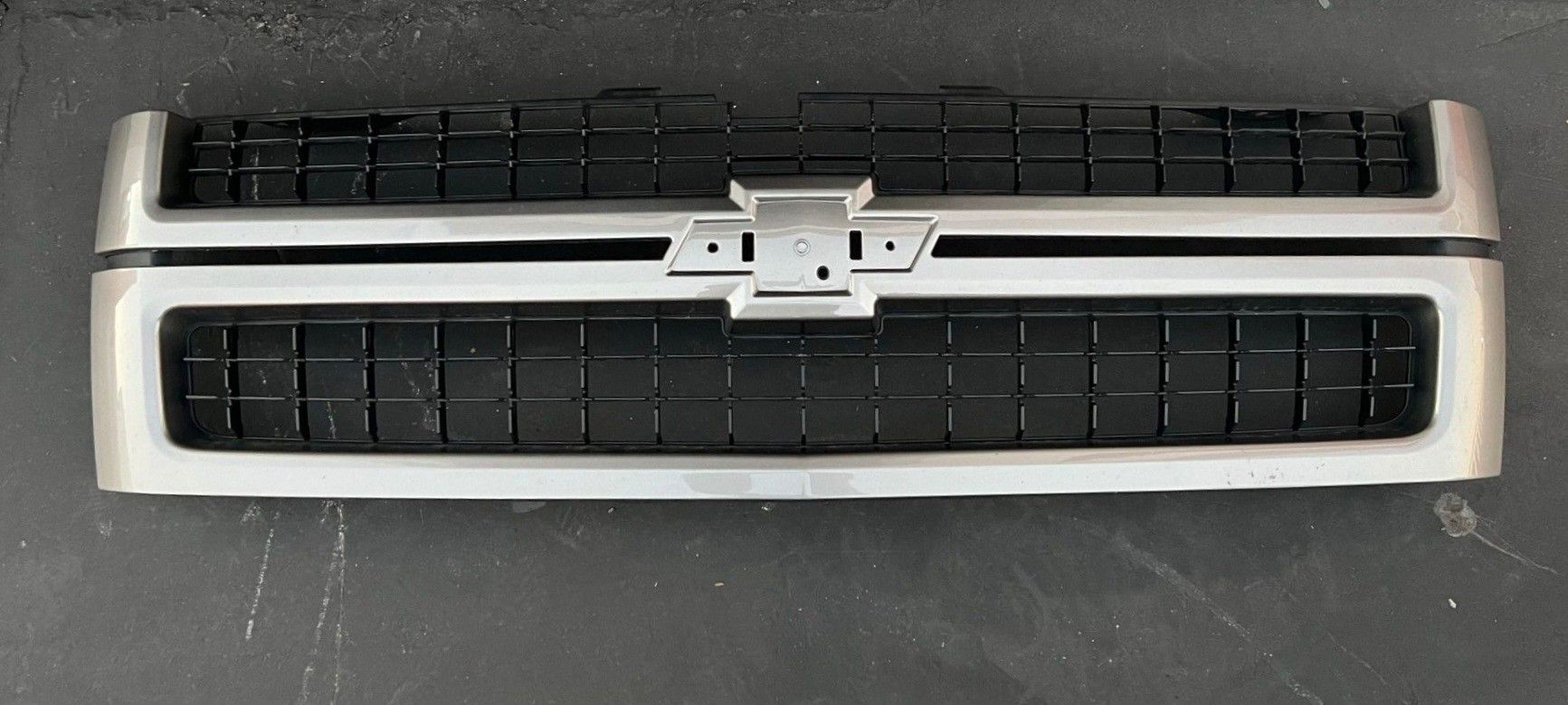 07-10 Silverado 2500 HD Grill.