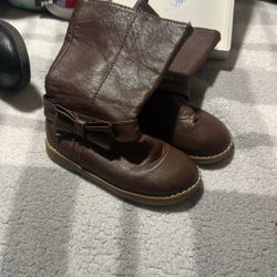 Girls boots