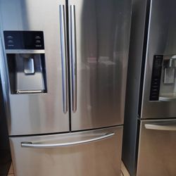 Samsung Refrigerator Works Great.