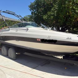 2004 Sea Ray Boat