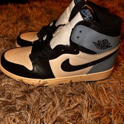 Air Jordan 1 Obsidian 