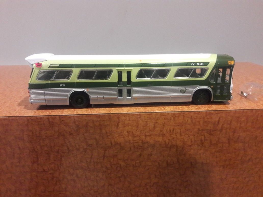 Rocky Go For it Cta Bus collectibles with mirrors (72 North-Cicero) Limited Edition Certificate