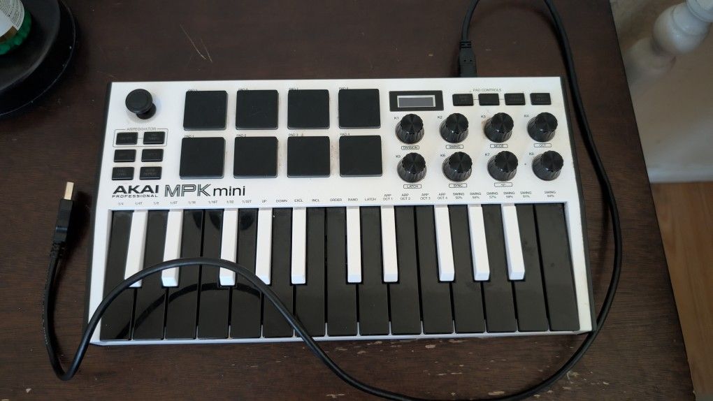 MPK Midi Keyboard