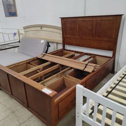 Queen BedFrame w/ Storage