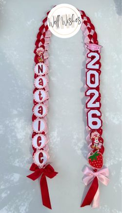 Strawberry shortcake graduation lei