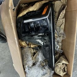 KIA Carnival Headlight