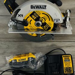 DEWALT 20-Volt MAX 7-1/4 in. Cordless Circular Saw battery & charger included