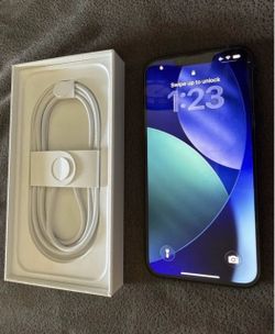 Iphone 17e 512gb - Excellent condition with Box + Cable - Att only - black with case