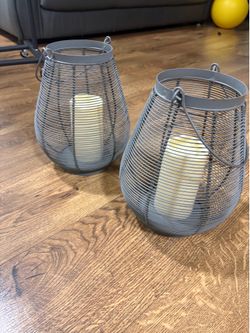 Patio lantern with electric candles