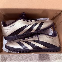 Adidas’s Lacross Shoes Size 2.5 
