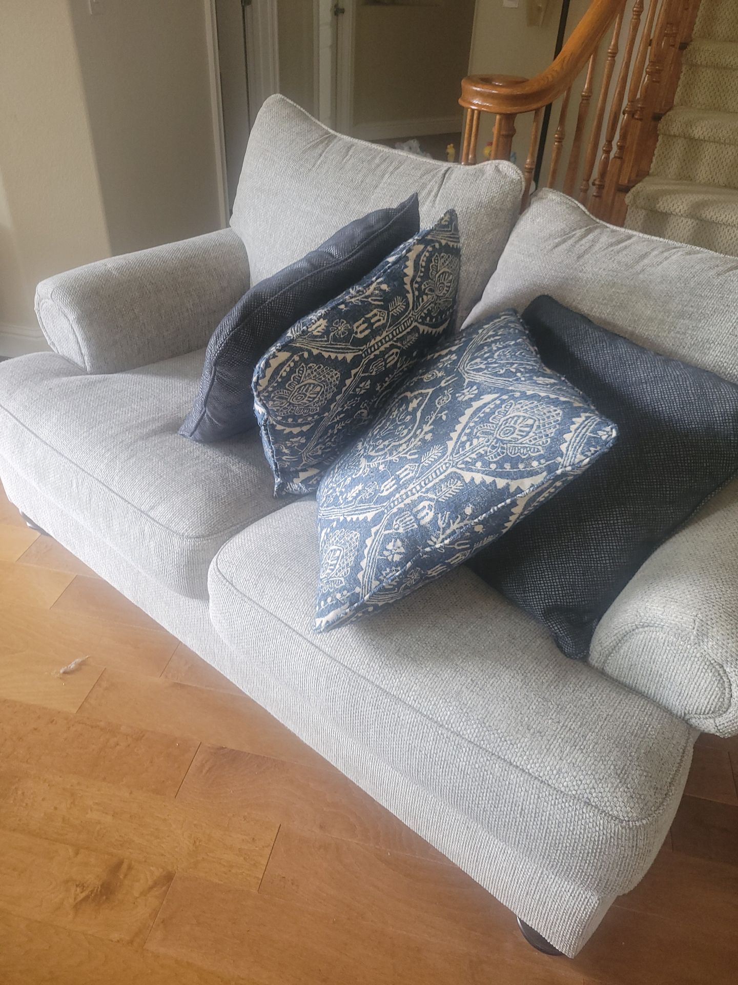 Loveseat/ Coffee table
