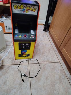 American Girl Courtney's Pac-Man arcade game