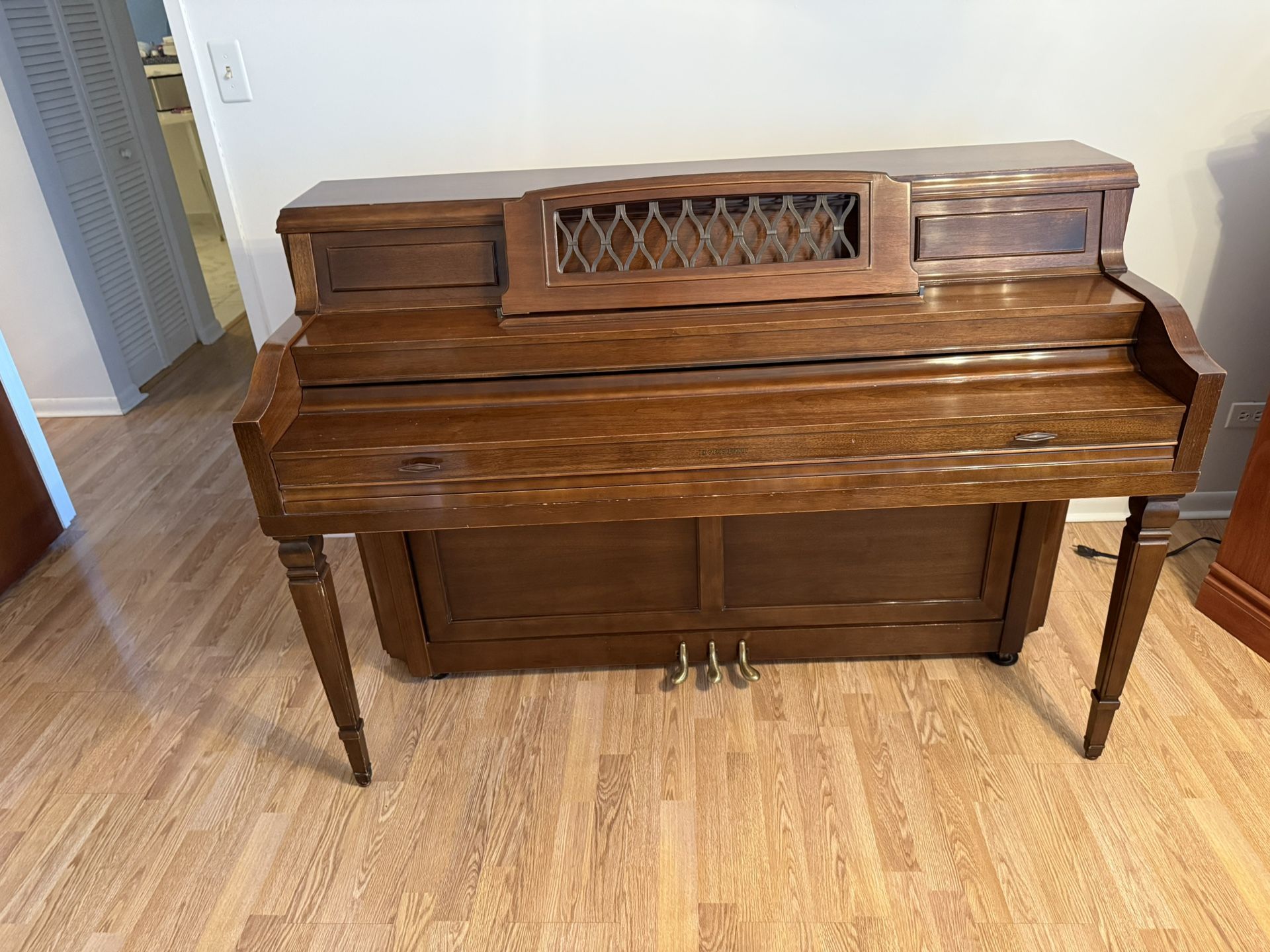 Piano Everette
