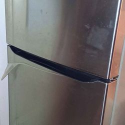 20 Cu Ft. Refrigerator 