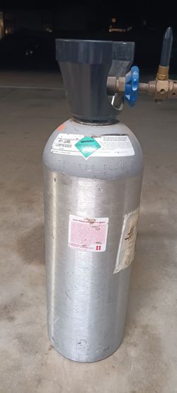 Helium tank 11 kg, 2 foot tall