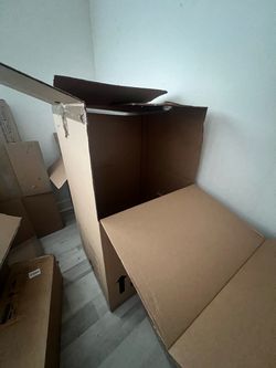 Moving wardrobe boxes