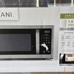 Vissani Microwave New Never Opened 
