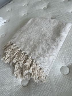 Throw blanket