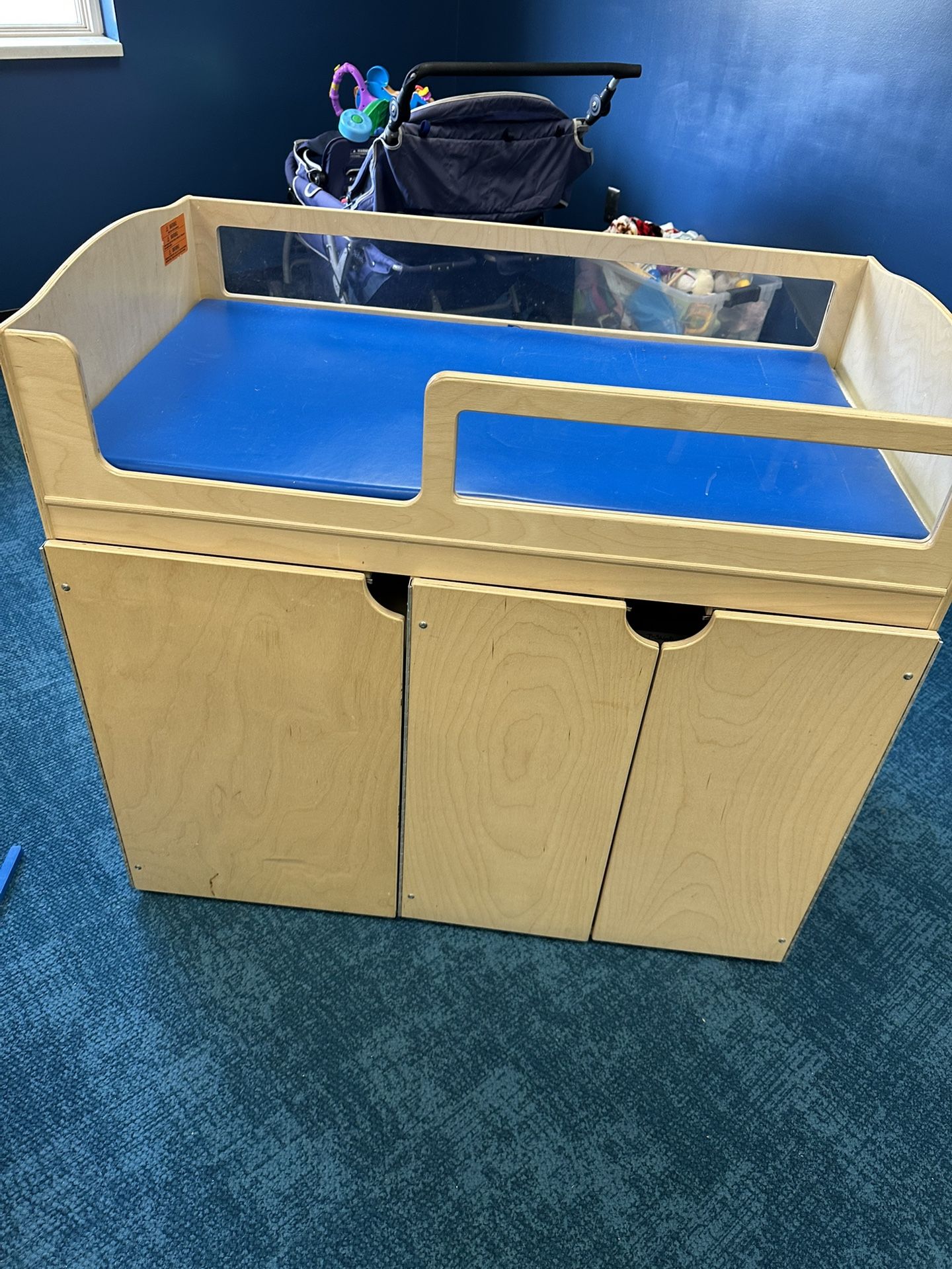 Daycare Diaper Changing Table With Steps