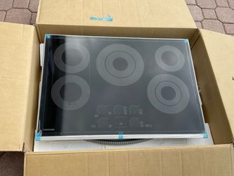 Samsung 30 Inch Wide Built In Electric Cooktop digital