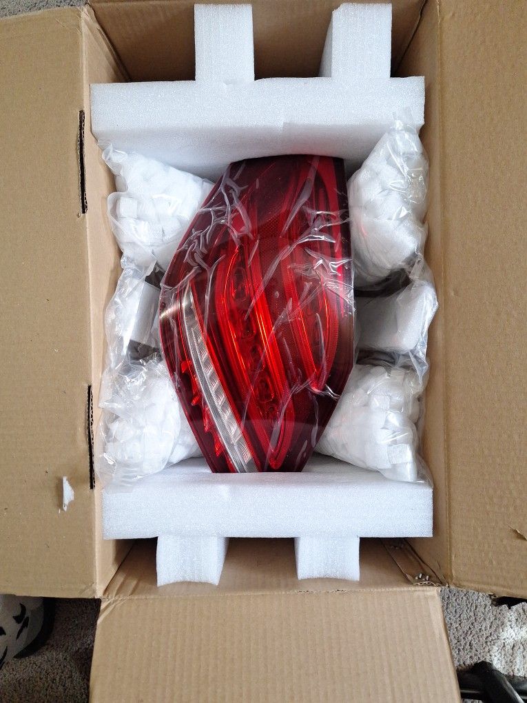 Brand New Mercedes Benz C300 Taillight