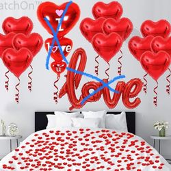 Corazón Globos Y Pétalos