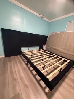MODERN QUEEN BED