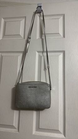 Michael Kors Crossbody – Silver