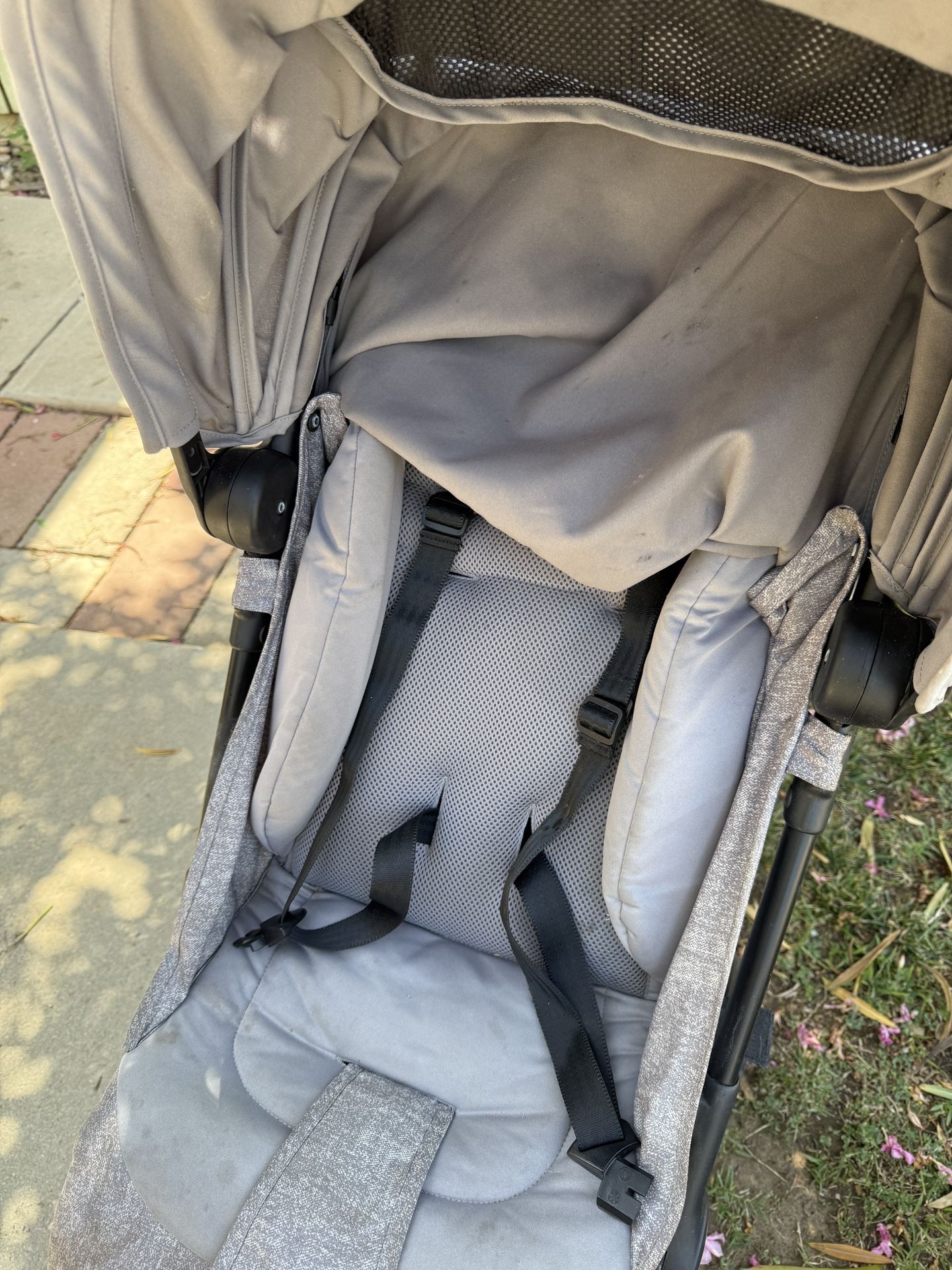 Maxi Cosi Foldable Stroller 
