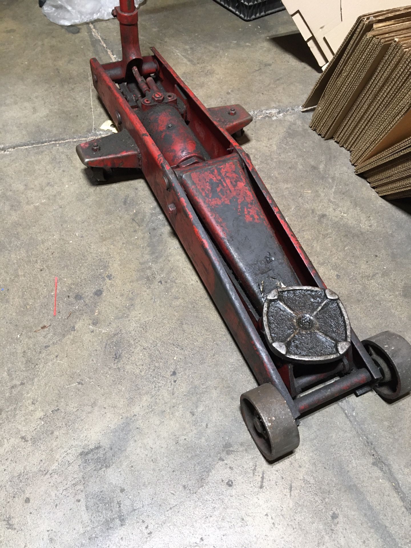 3-4 Ton Truck and Semi Hydraulic Jack, Working Condition, old still Works well,