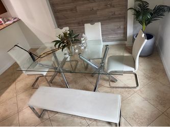 Dining room table