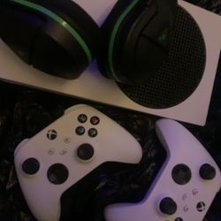 Xbox Series S ( New Gen ) With Headset And Games